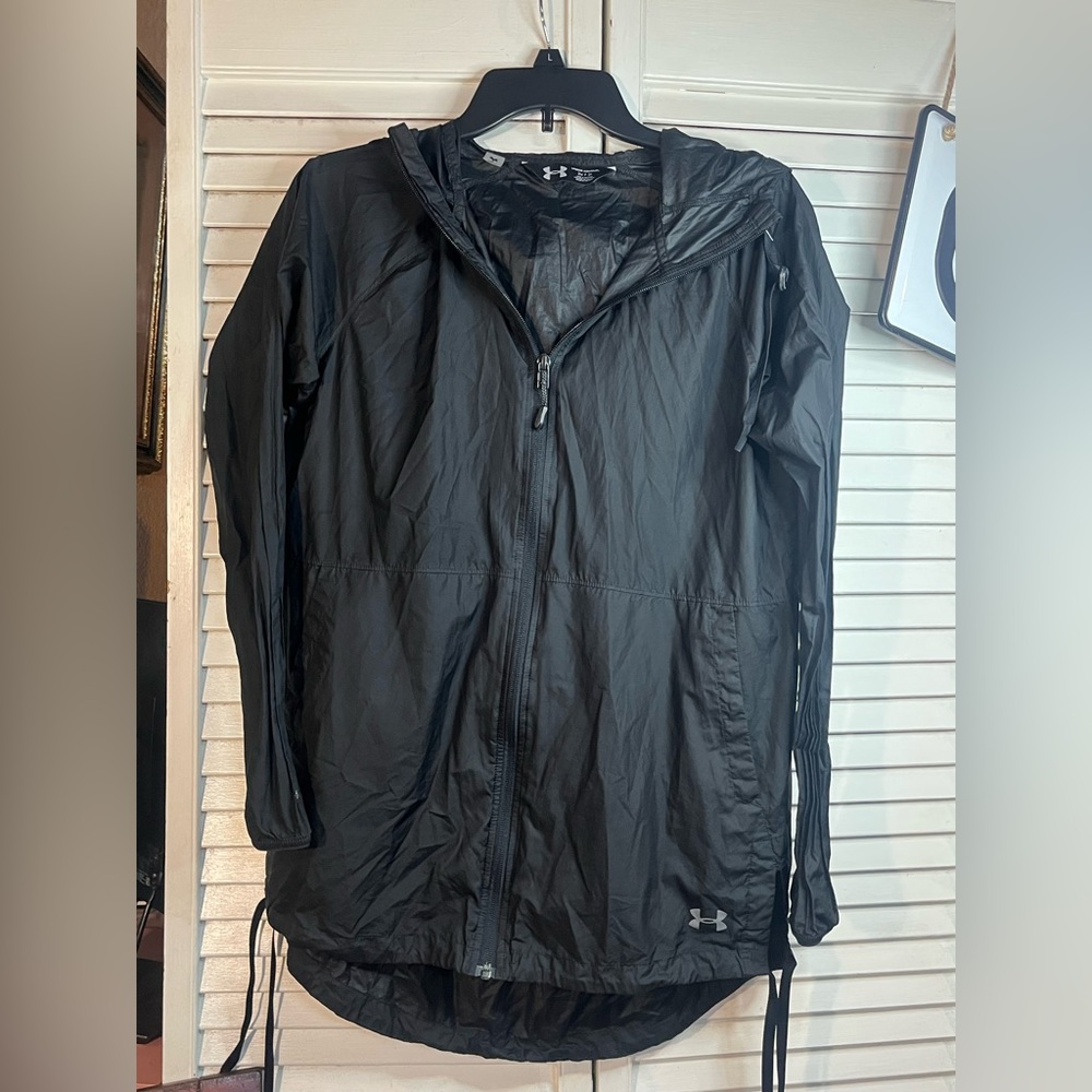 NEW w/o tag UNDER ARMOUR Storm x essential Light Black Hooded Rain Jacket